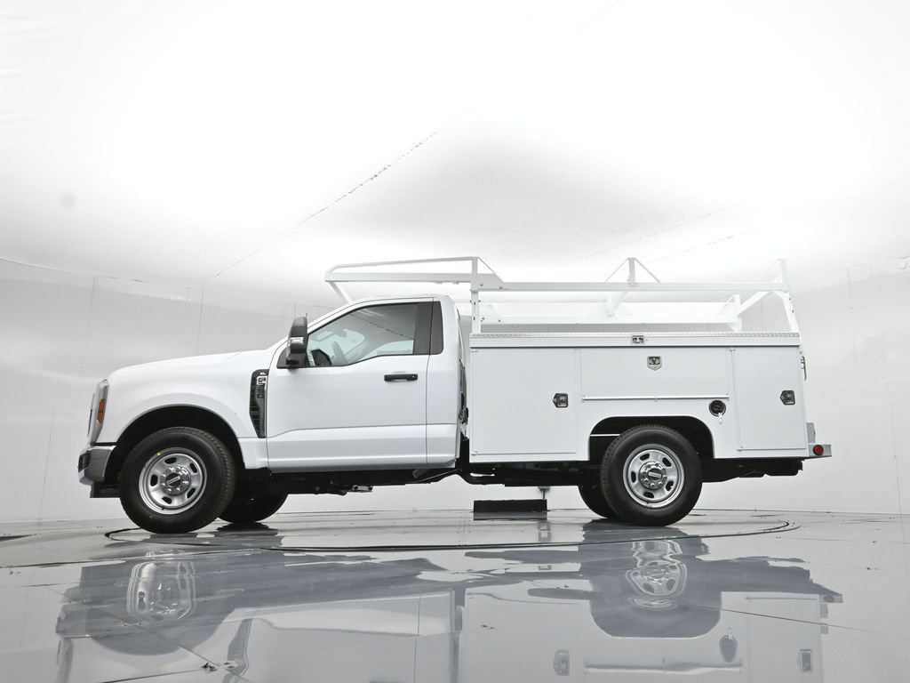New 2026 Ford F350 XL w/ XL Chrome Package RWD image 7