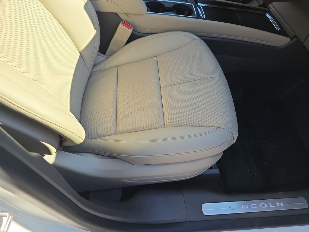 Used 2023 Lincoln Corsair Grand Touring w/ Equipment Group 301A image 12