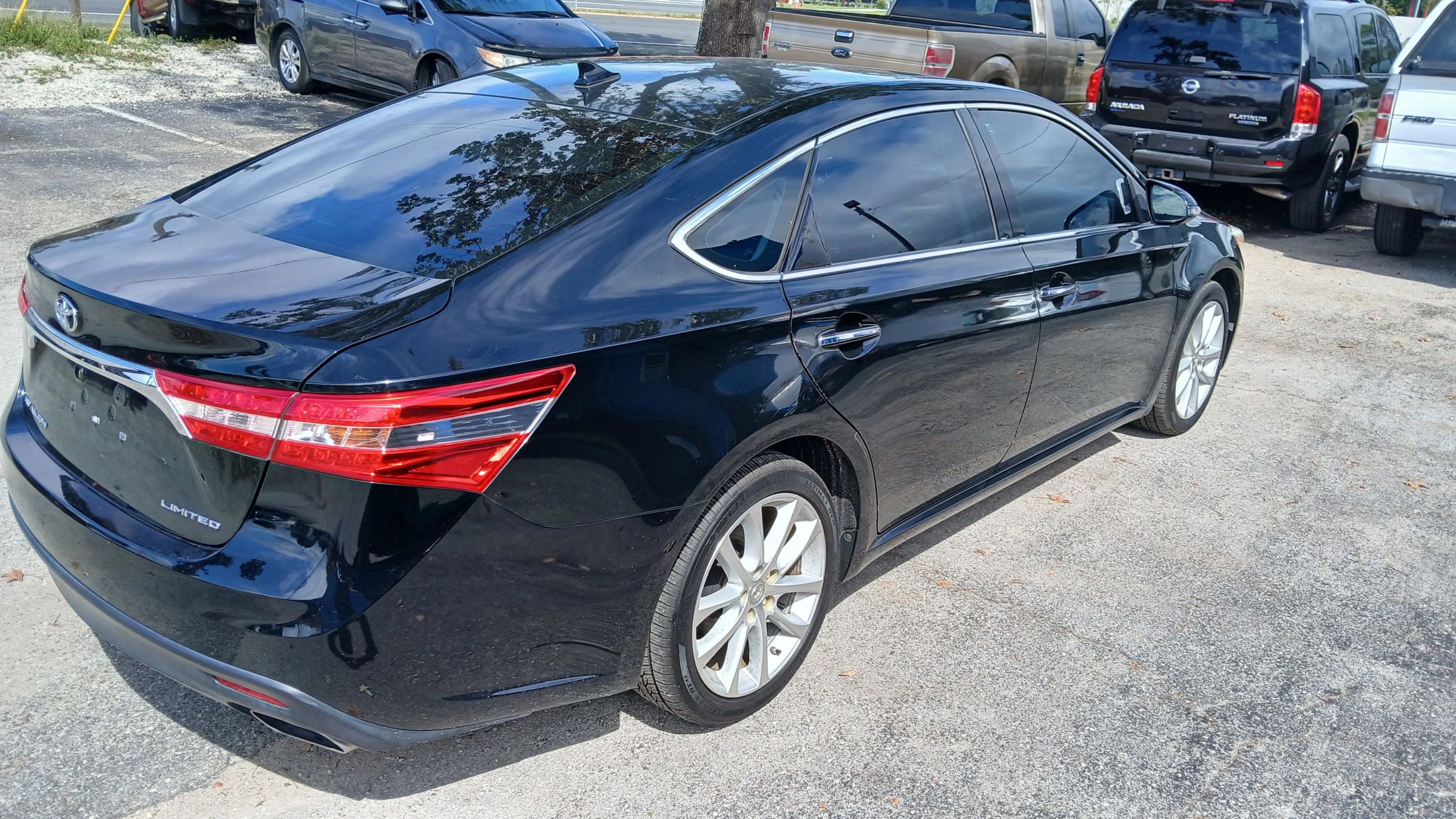 Used 2014 Toyota Avalon Limited image 5