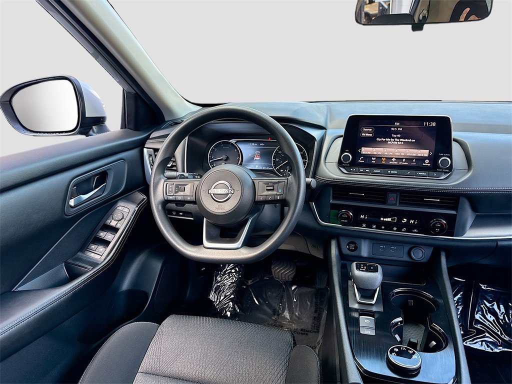 Used 2024 Nissan Rogue SV image 14