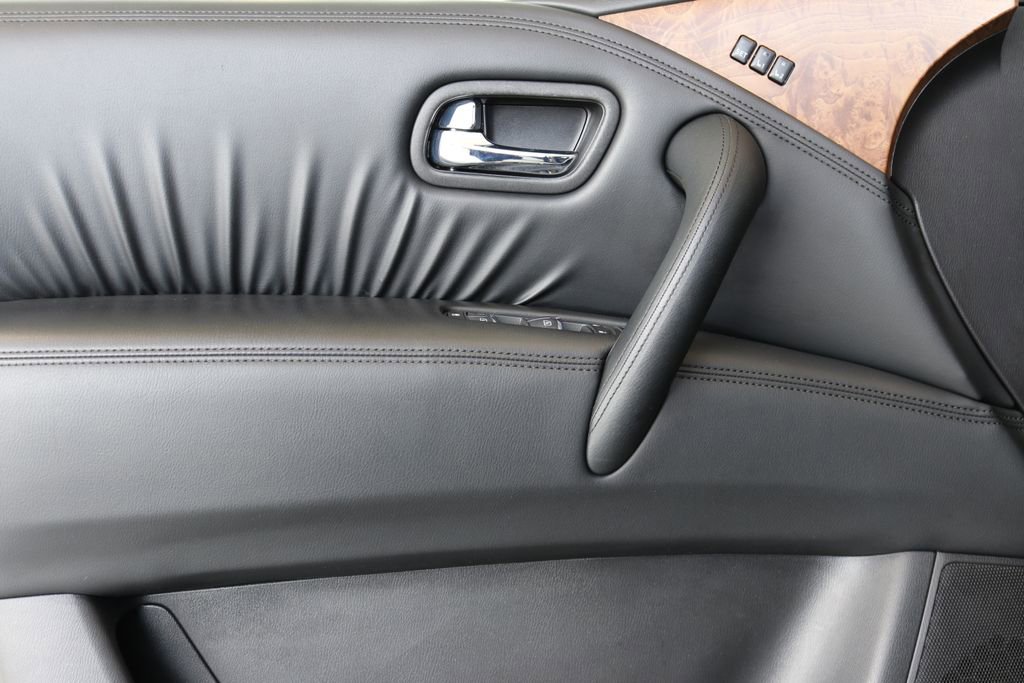 Used 2024 Nissan Armada SL image 13