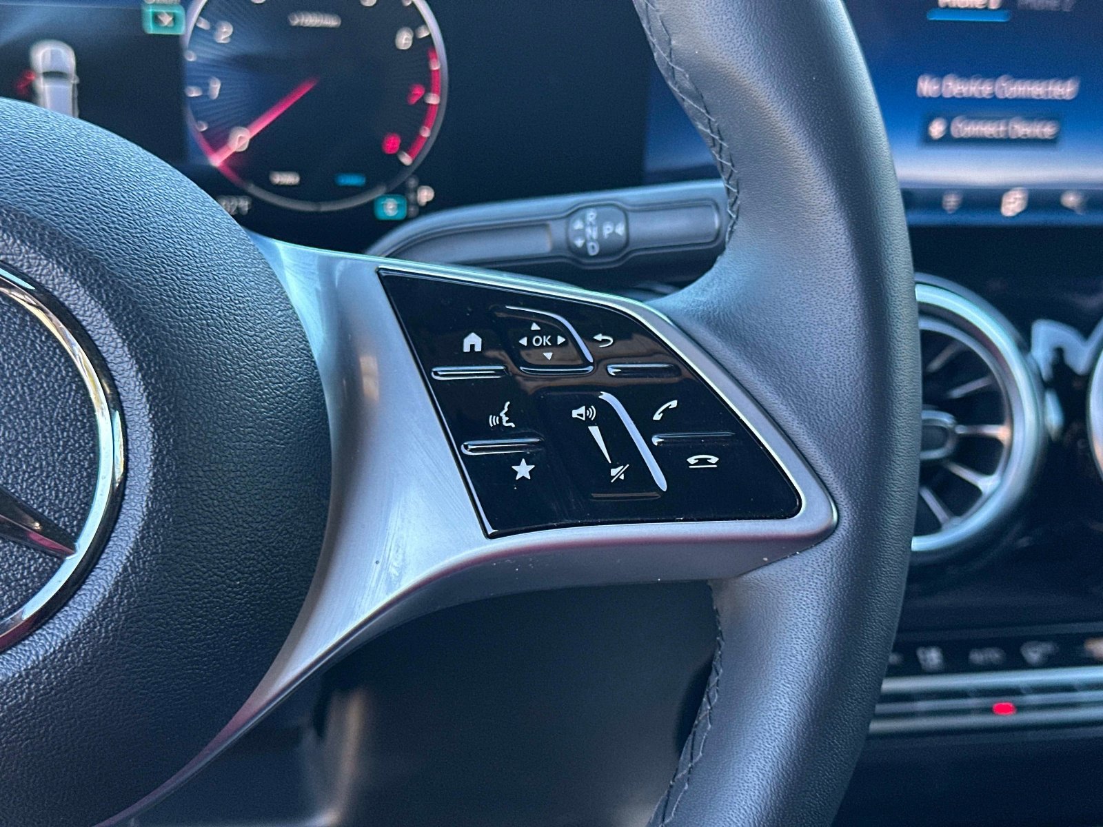 Certified 2025 Mercedes-Benz GLB 250 image 26