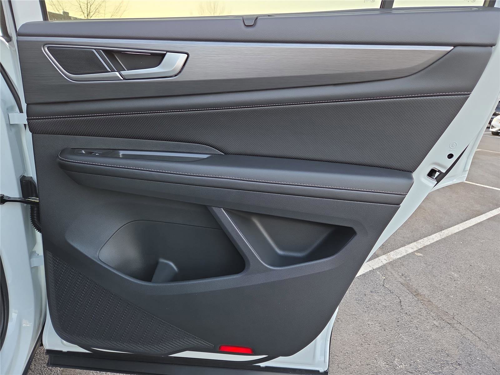 New 2026 Volkswagen Atlas Cross Sport SE image 29