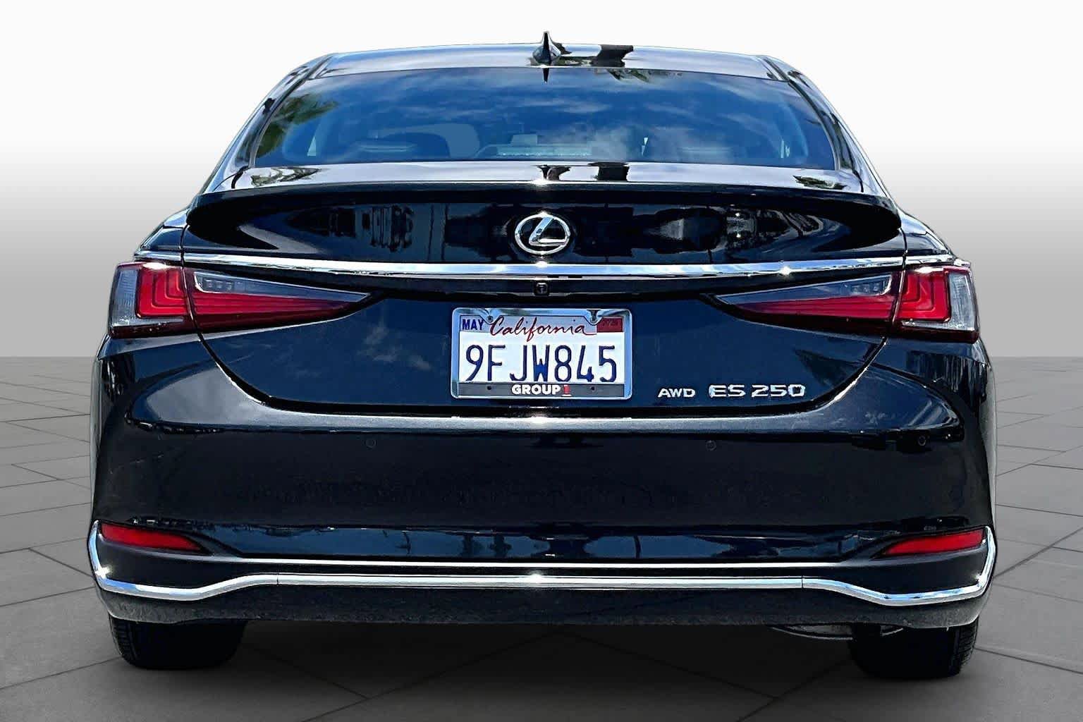 Used 2023 Lexus ES 250 w/ Premium Package AWD/4WD image 4