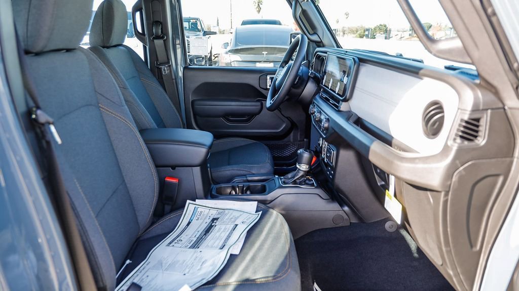 New 2026 Jeep Gladiator Sport image 18