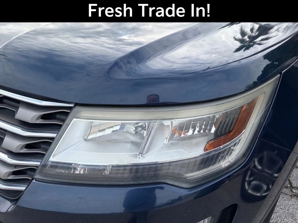 Used 2016 Ford Explorer XLT w/ Equipment Group 202A FWD image 4