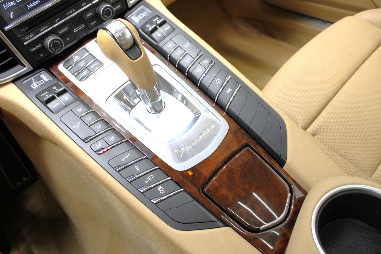 Used 2014 Porsche Panamera S image 65