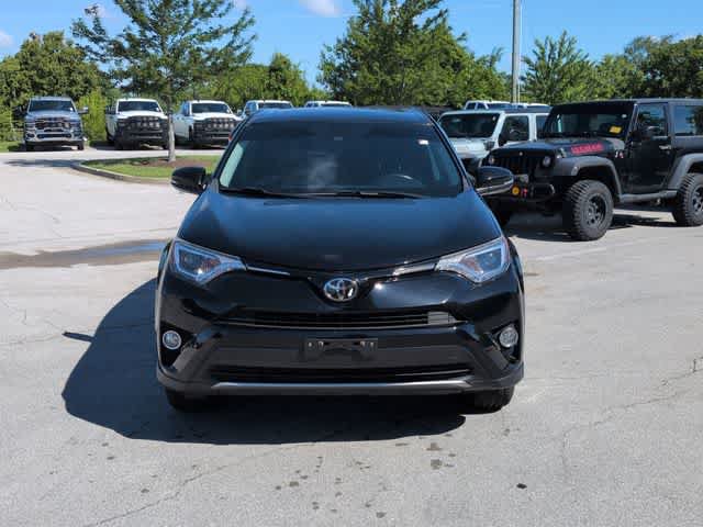 Used 2018 Toyota RAV4 XLE AWD/4WD image 3