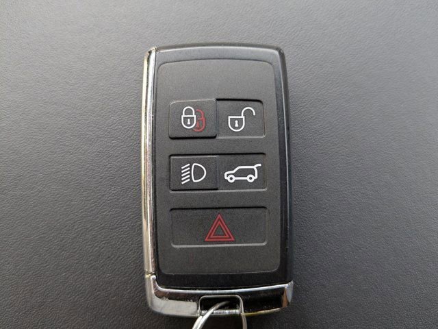 Used 2025 Land Rover Range Rover Sport SE image 31