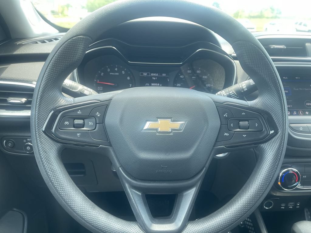 Used 2023 Chevrolet TrailBlazer LT FWD image 18
