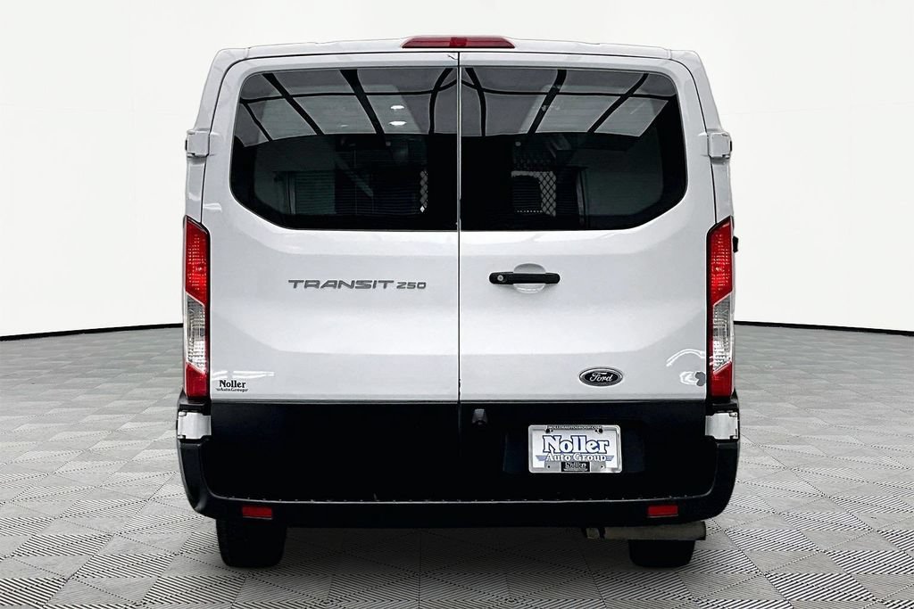 Used 2021 Ford Transit 250 Low Roof w/ Exterior Upgrade Package RWD image 4