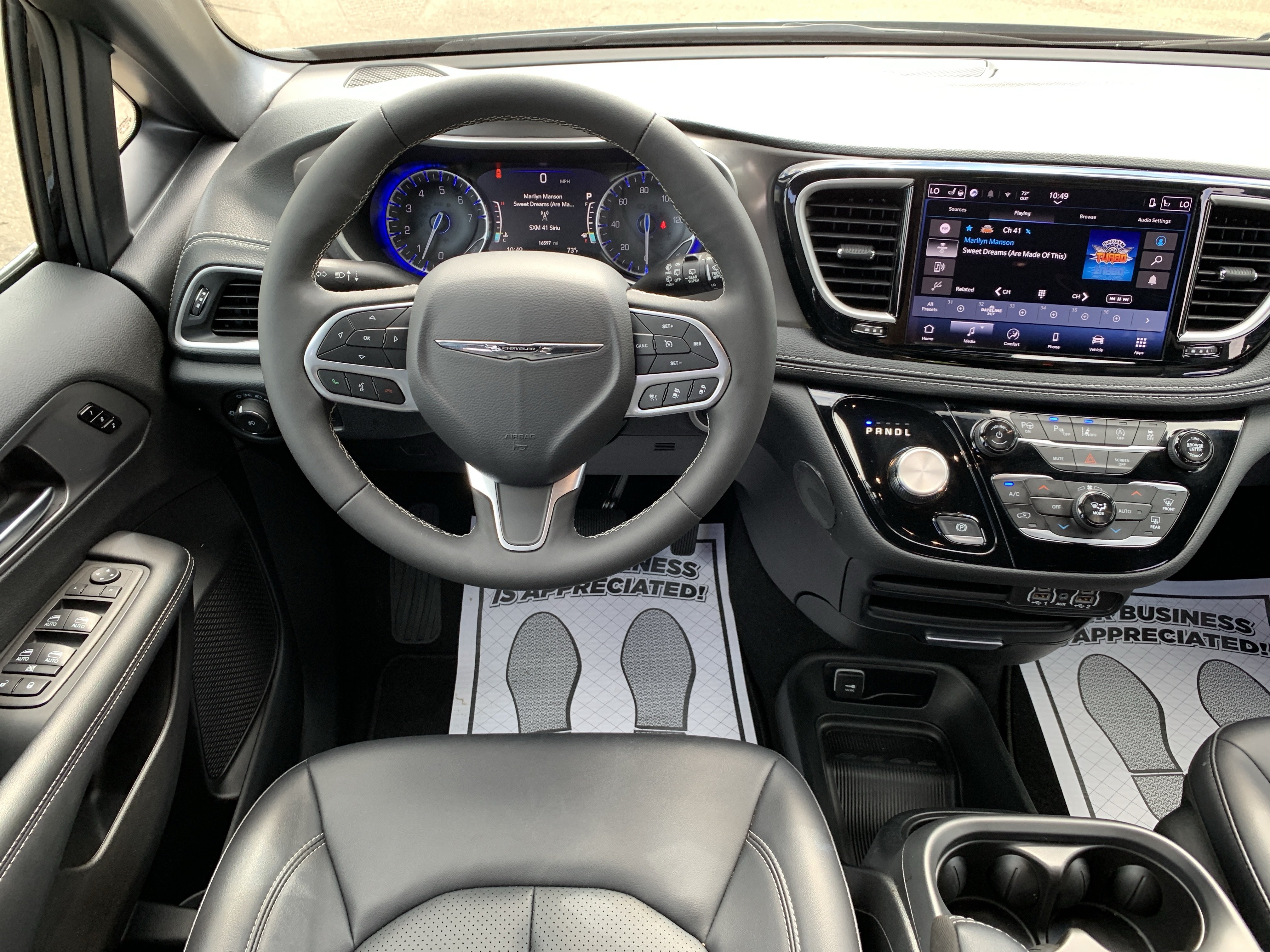 Used 2025 Chrysler Pacifica Select FWD image 36