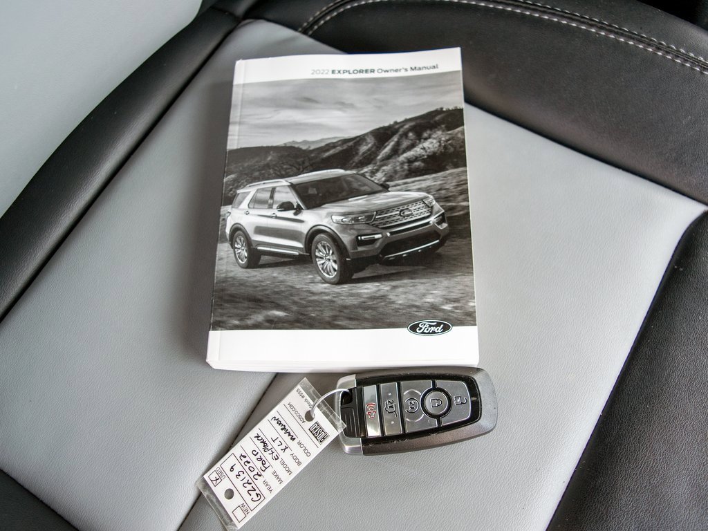 Used 2022 Ford Explorer XLT w/ Equipment Group 202A image 37