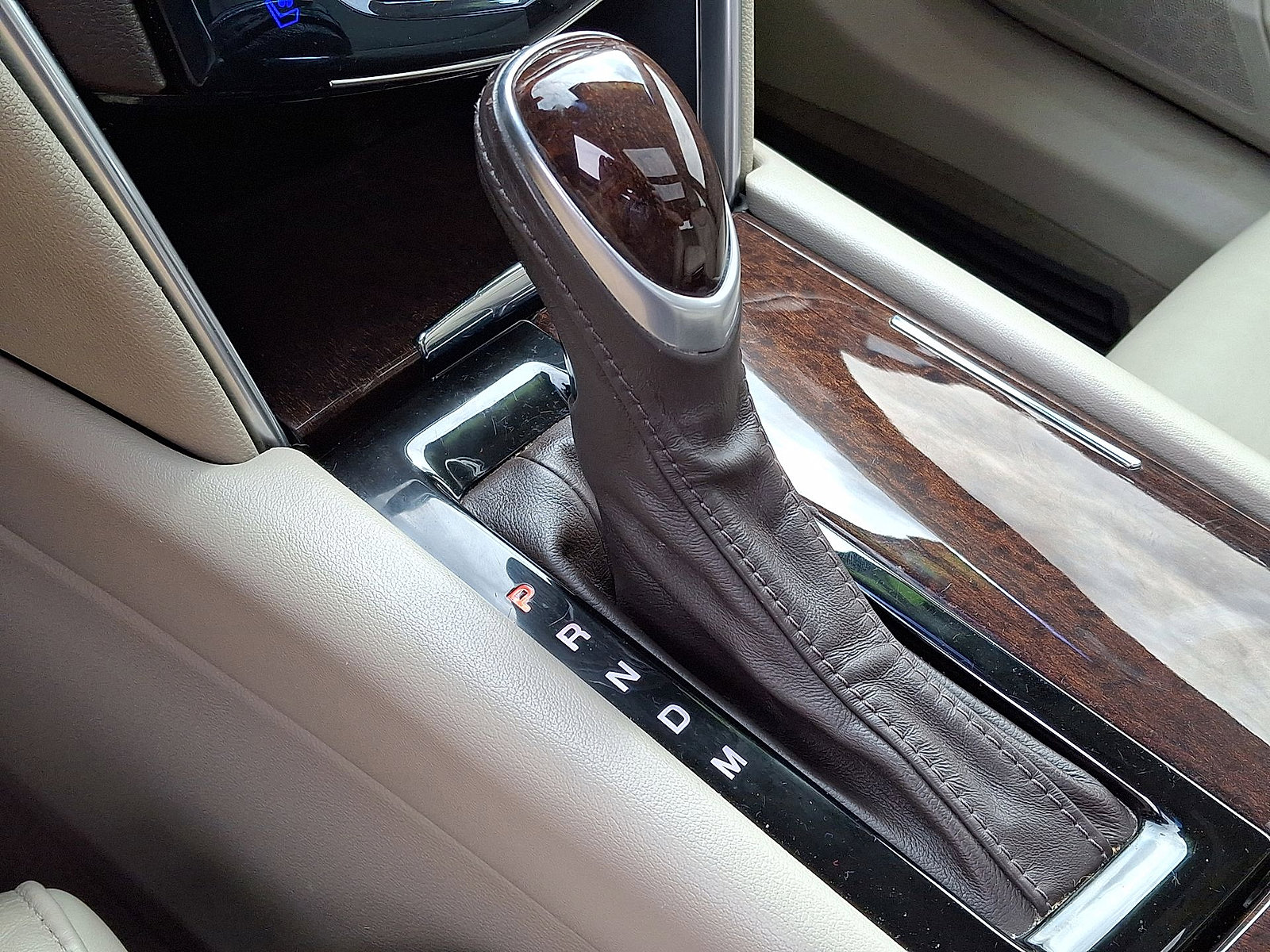 Used 2015 Cadillac XTS Luxury w/ Driver Awareness Package FWD image 12