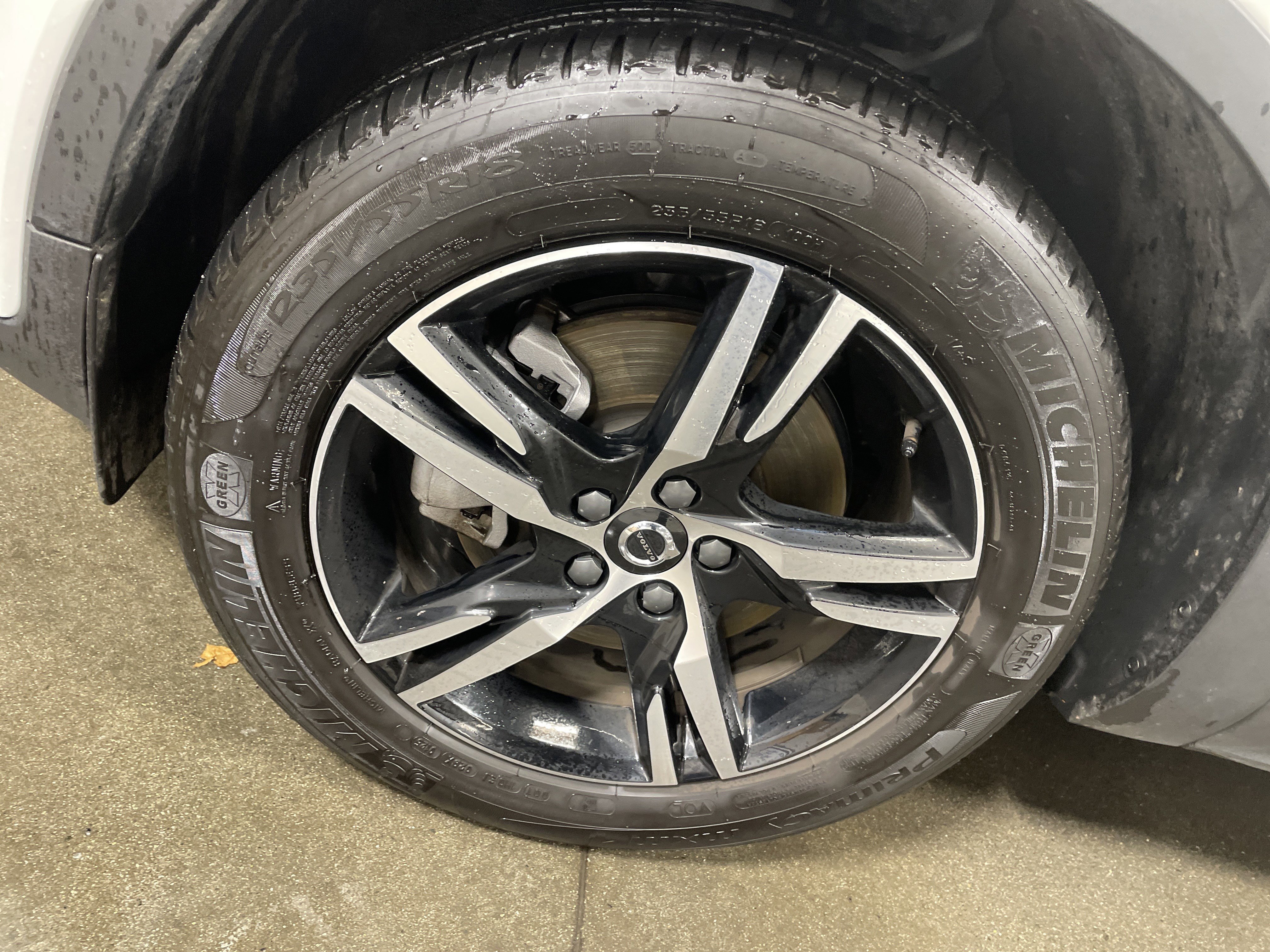 Used 2025 Volvo XC40 B5 Core image 16