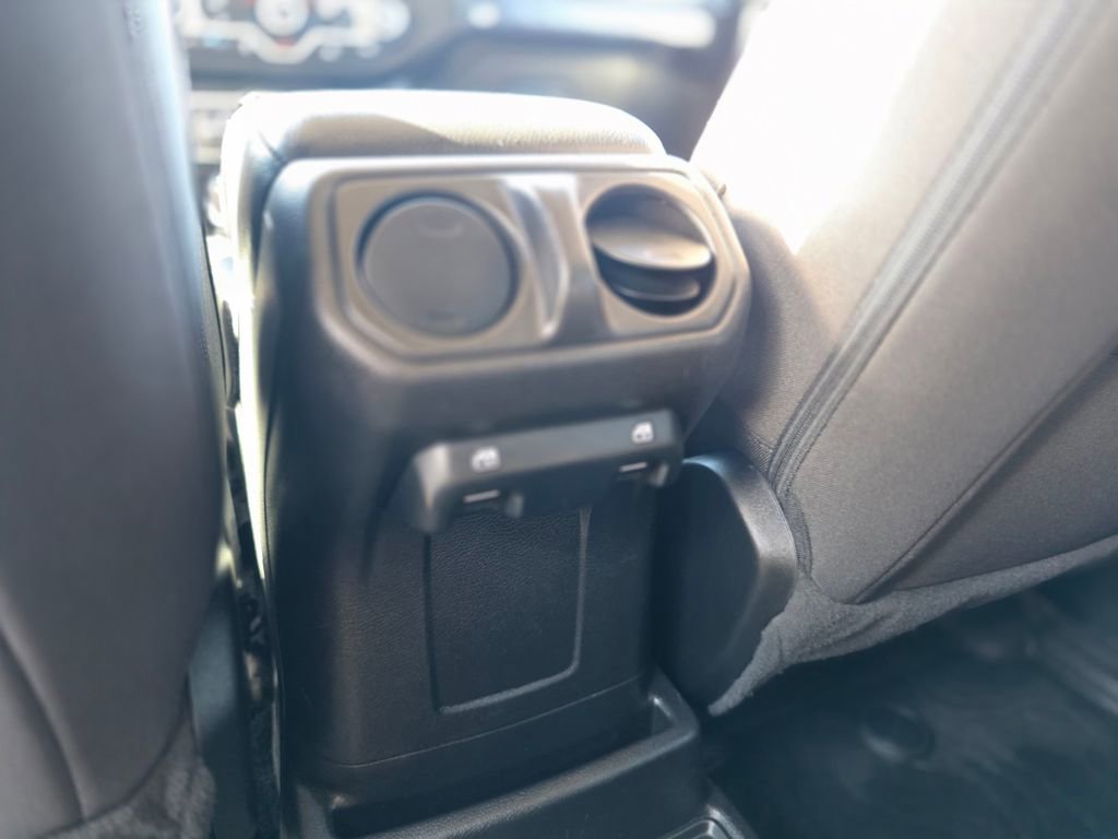 Used 2023 Jeep Wrangler Unlimited image 16