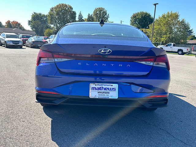 Used 2023 Hyundai Elantra SEL w/ Cargo Package FWD image 12