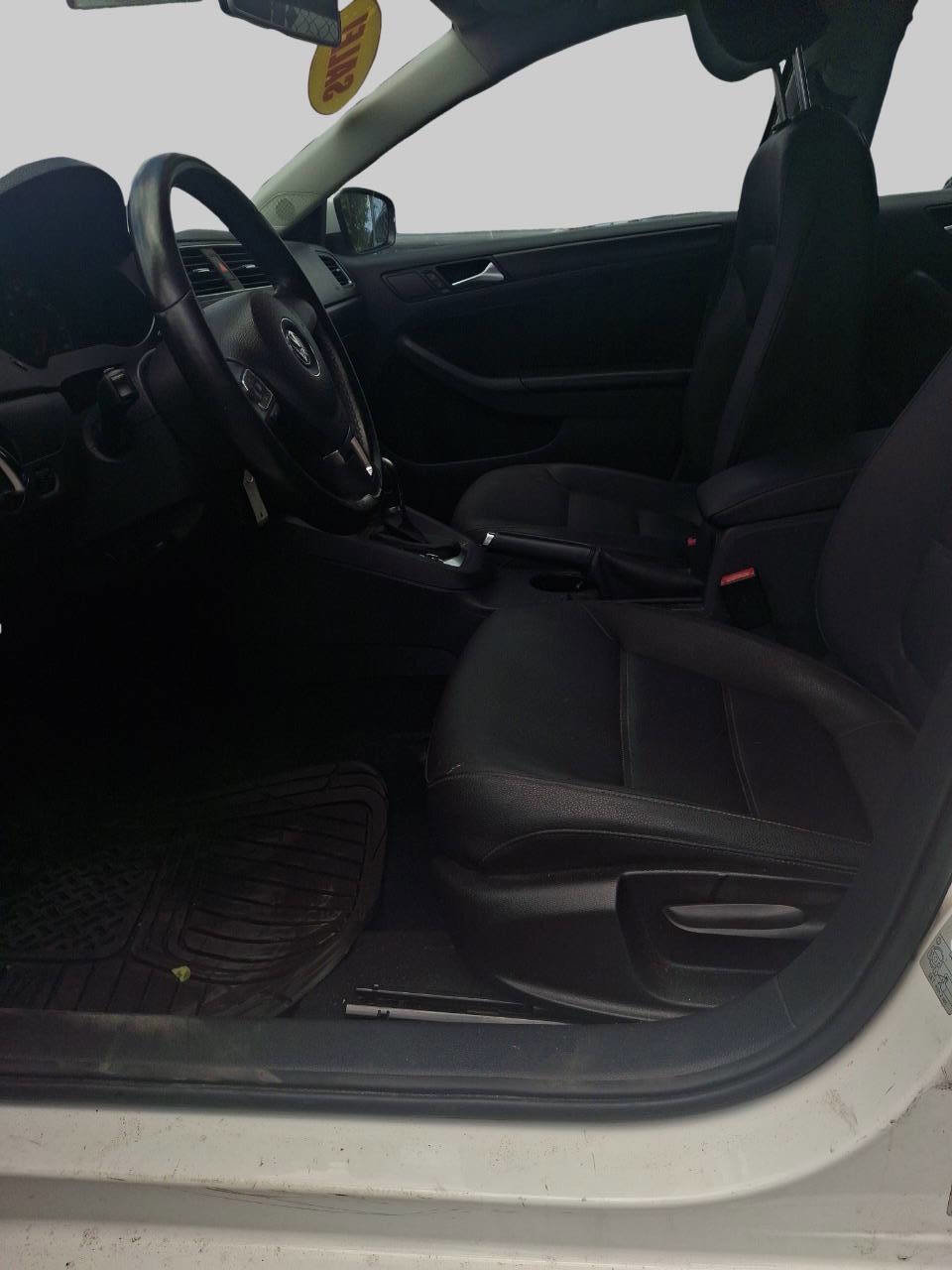 Used 2011 Volkswagen Jetta SE FWD image 12