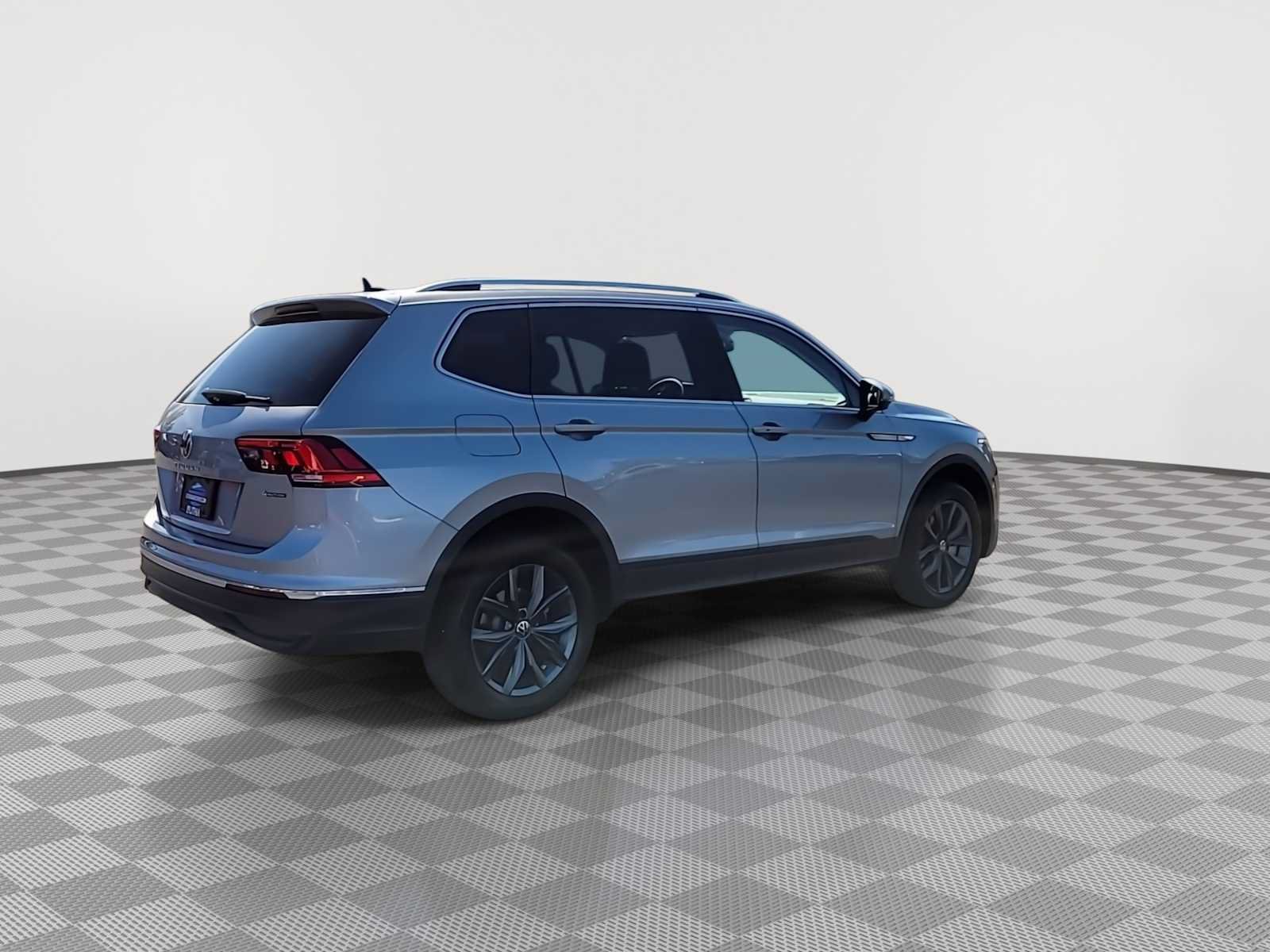 Used 2022 Volkswagen Tiguan SE AWD/4WD image 8