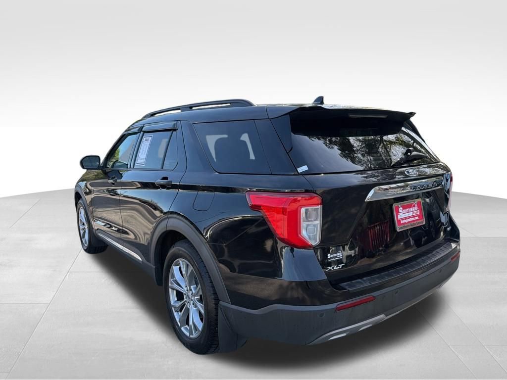 Used 2020 Ford Explorer XLT w/ Equipment Group 202A image 3