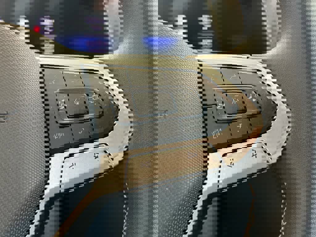 Certified 2024 Volkswagen Tiguan SE w/ Panoramic Sunroof Package image 16