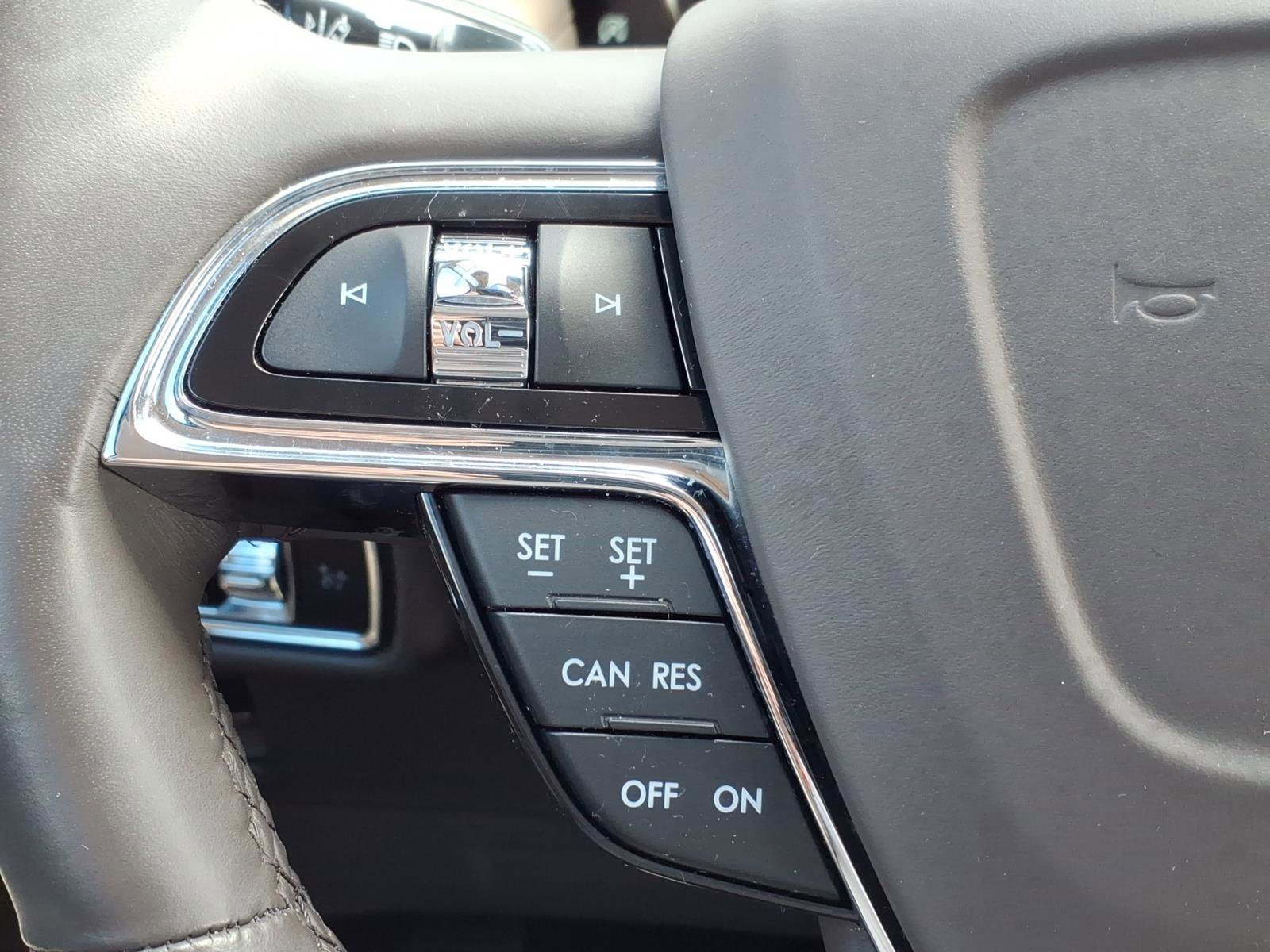 Used 2023 Lincoln Nautilus Reserve AWD/4WD image 25