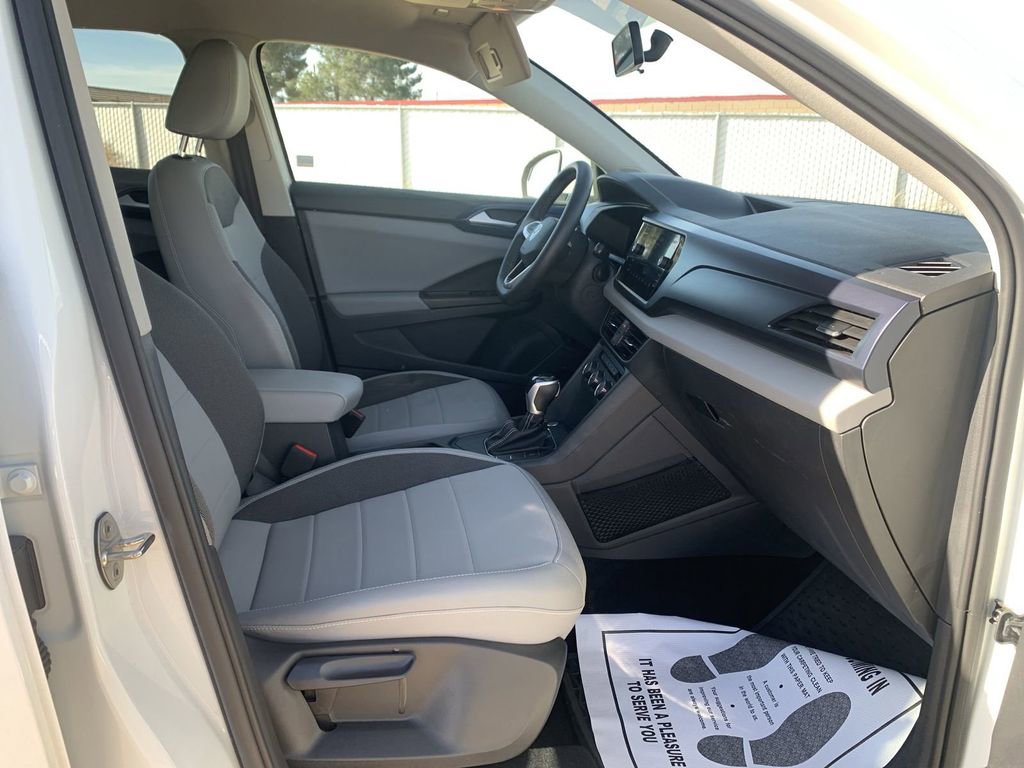 Used 2022 Volkswagen Taos SE image 26