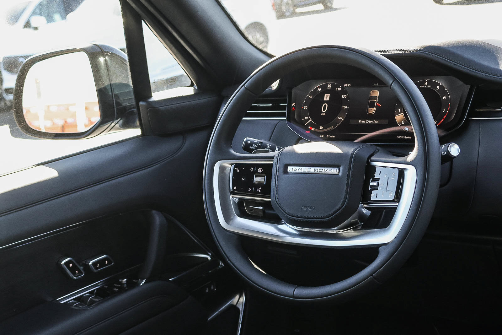 New 2026 Land Rover Range Rover Long Wheelbase SE AWD/4WD image 21