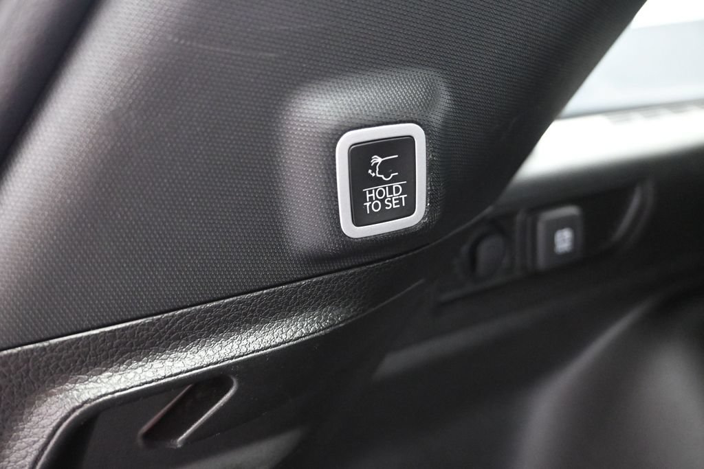 Used 2024 Jeep Grand Cherokee Altitude RWD image 32