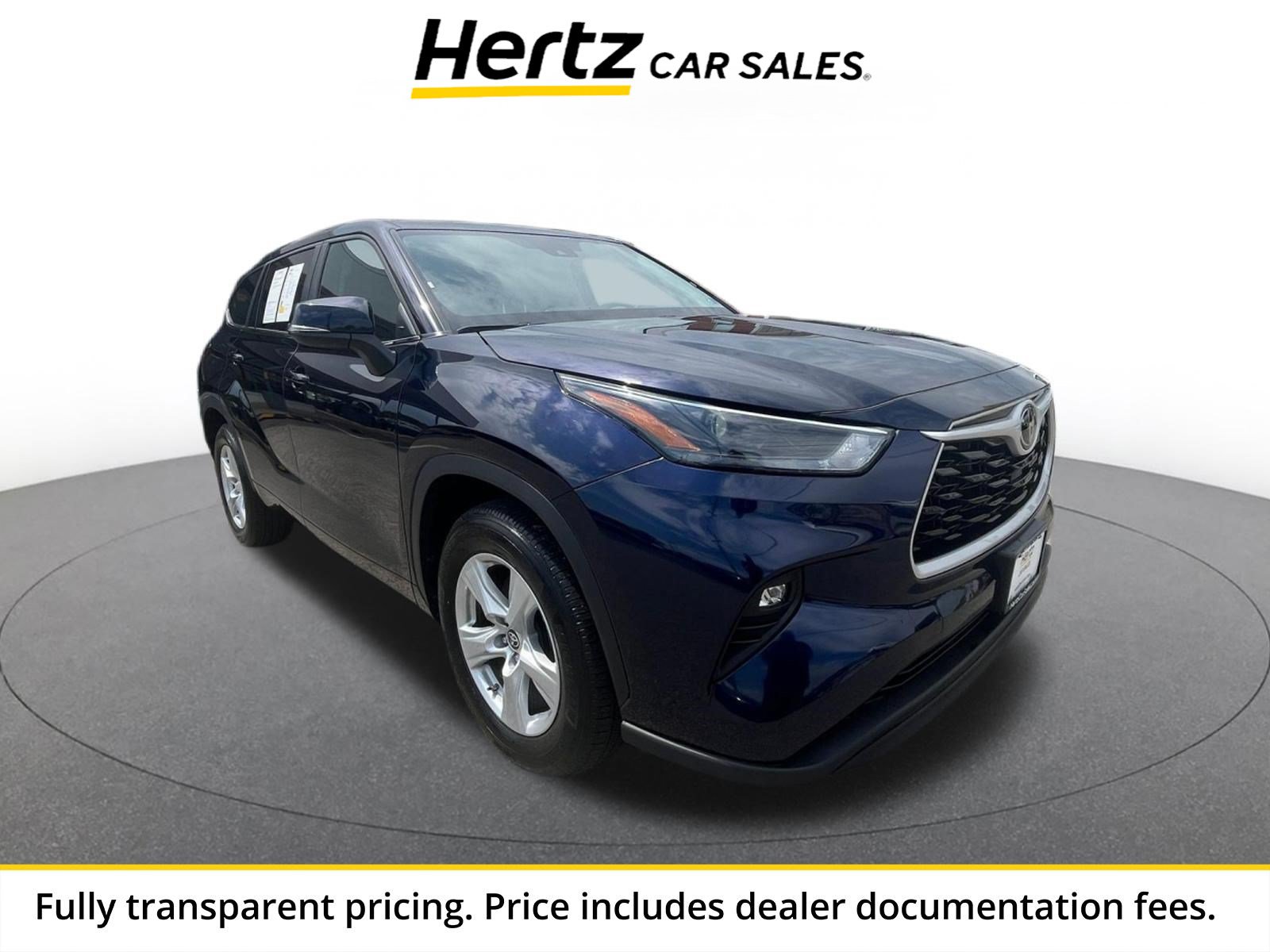Used 2025 Toyota Highlander LE FWD image 1