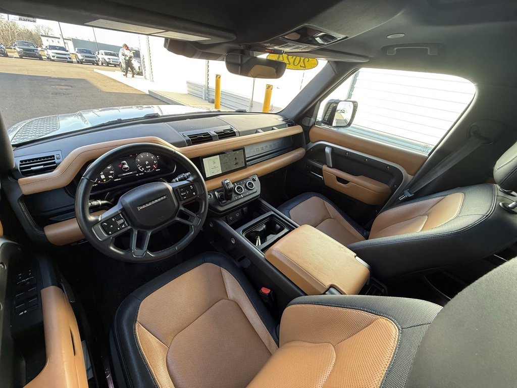 Used 2023 Land Rover Defender 110 X-Dynamic SE image 23