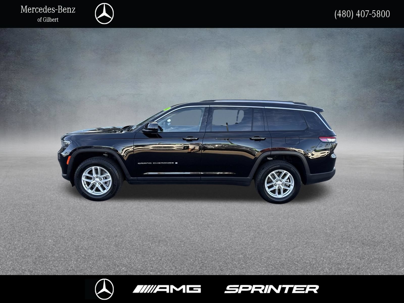 Used 2023 Jeep Grand Cherokee L Laredo AWD/4WD image 2