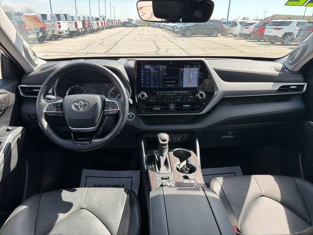 Used 2022 Toyota Highlander Platinum image 22