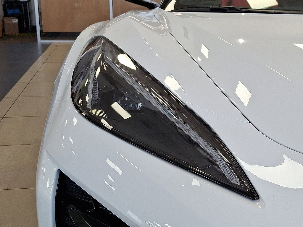 Used 2025 Chevrolet Corvette Z06 image 8