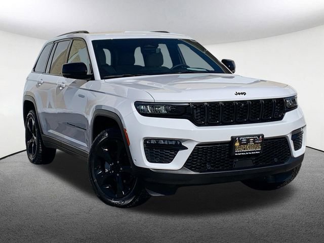 Used 2023 Jeep Grand Cherokee Limited w/ Luxury Tech Group II image 2