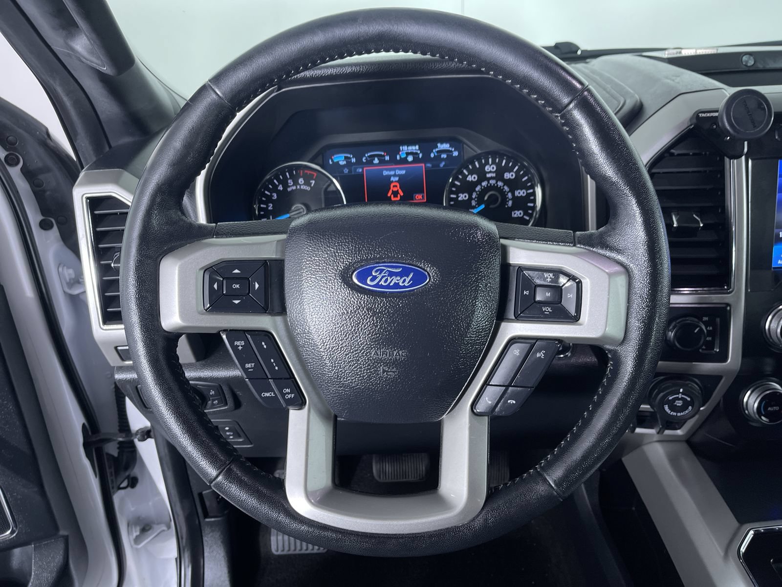 Used 2020 Ford F150 Lariat w/ Equipment Group 502A Luxury AWD/4WD image 16