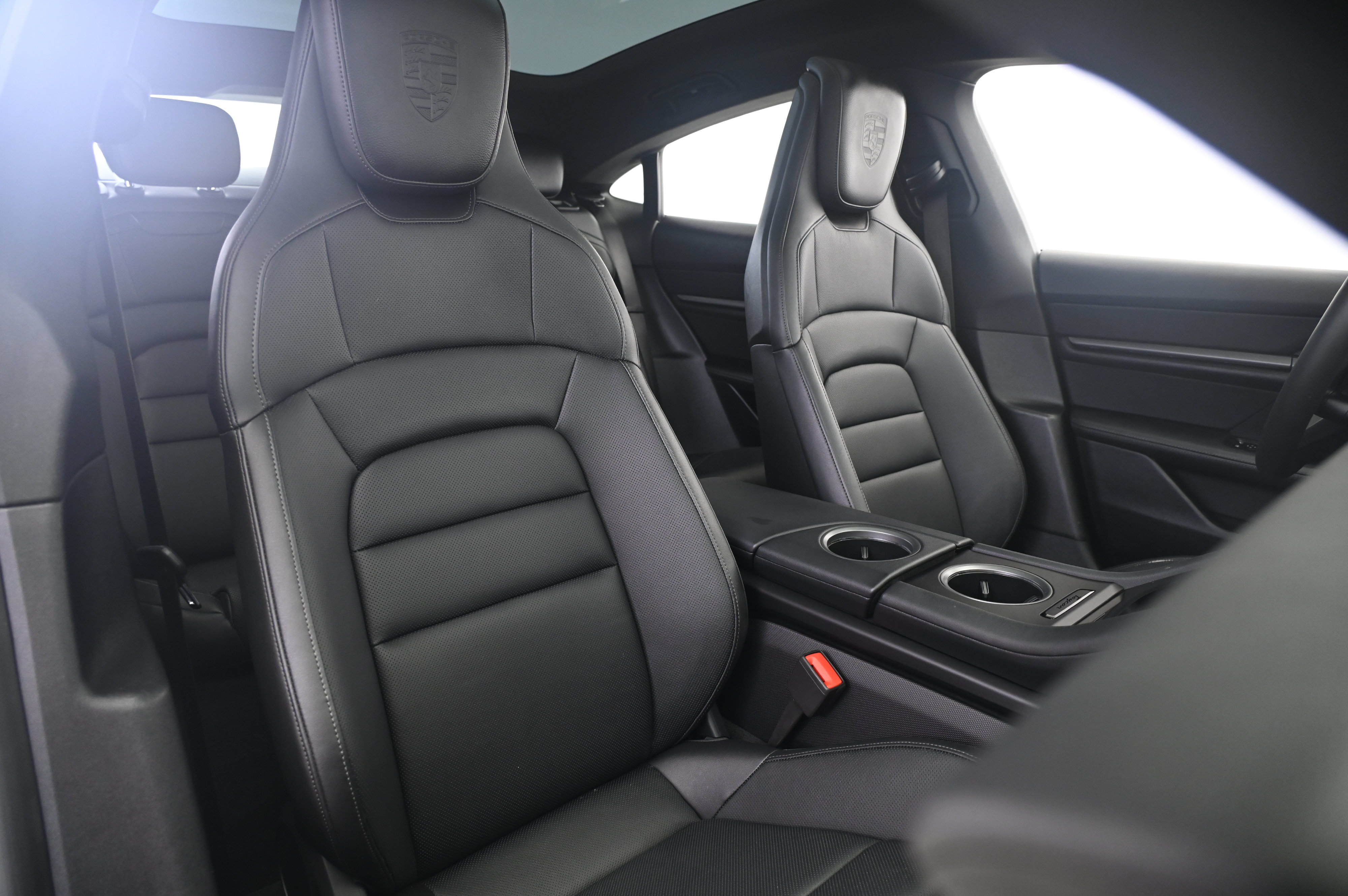Certified 2025 Porsche Taycan 4S AWD/4WD image 24