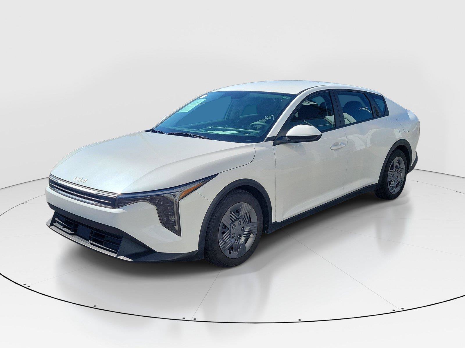 Used 2025 Kia K4 FWD image 2
