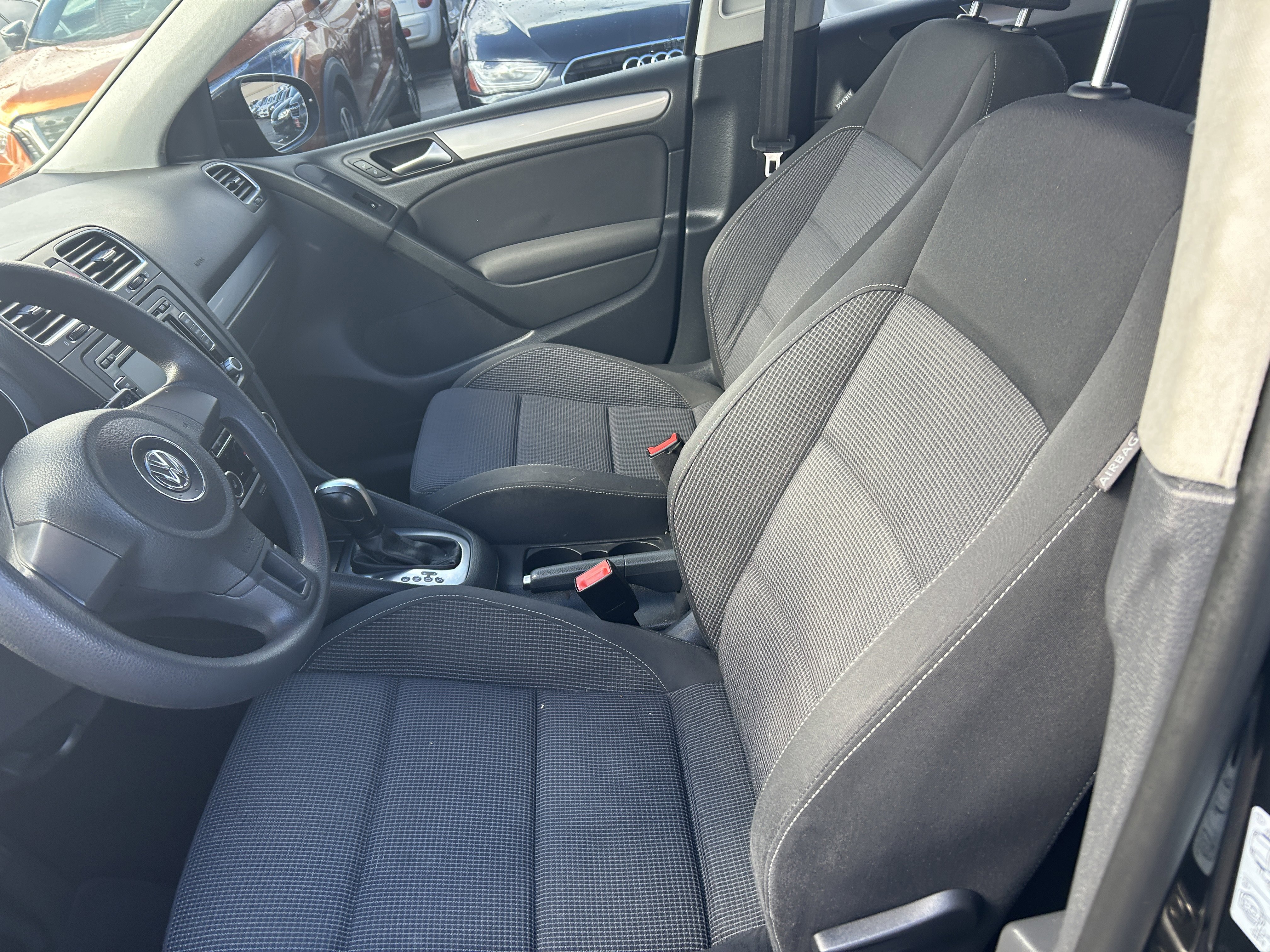 Used 2012 Volkswagen Golf w/ Convenience Package image 10