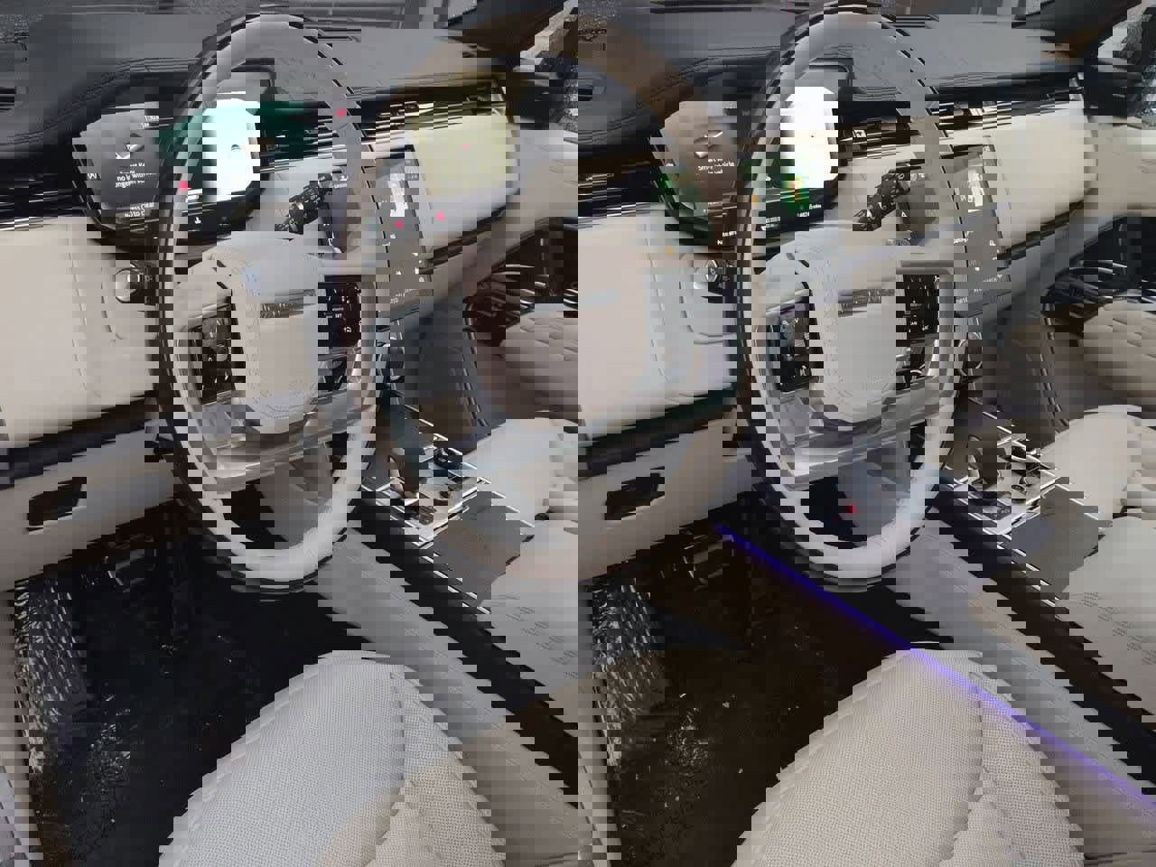 Certified 2023 Land Rover Range Rover SE image 2