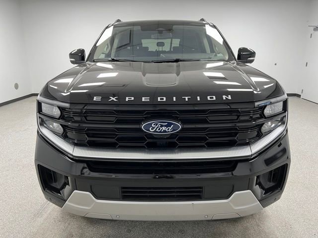 Used 2025 Ford Expedition Platinum AWD/4WD image 3