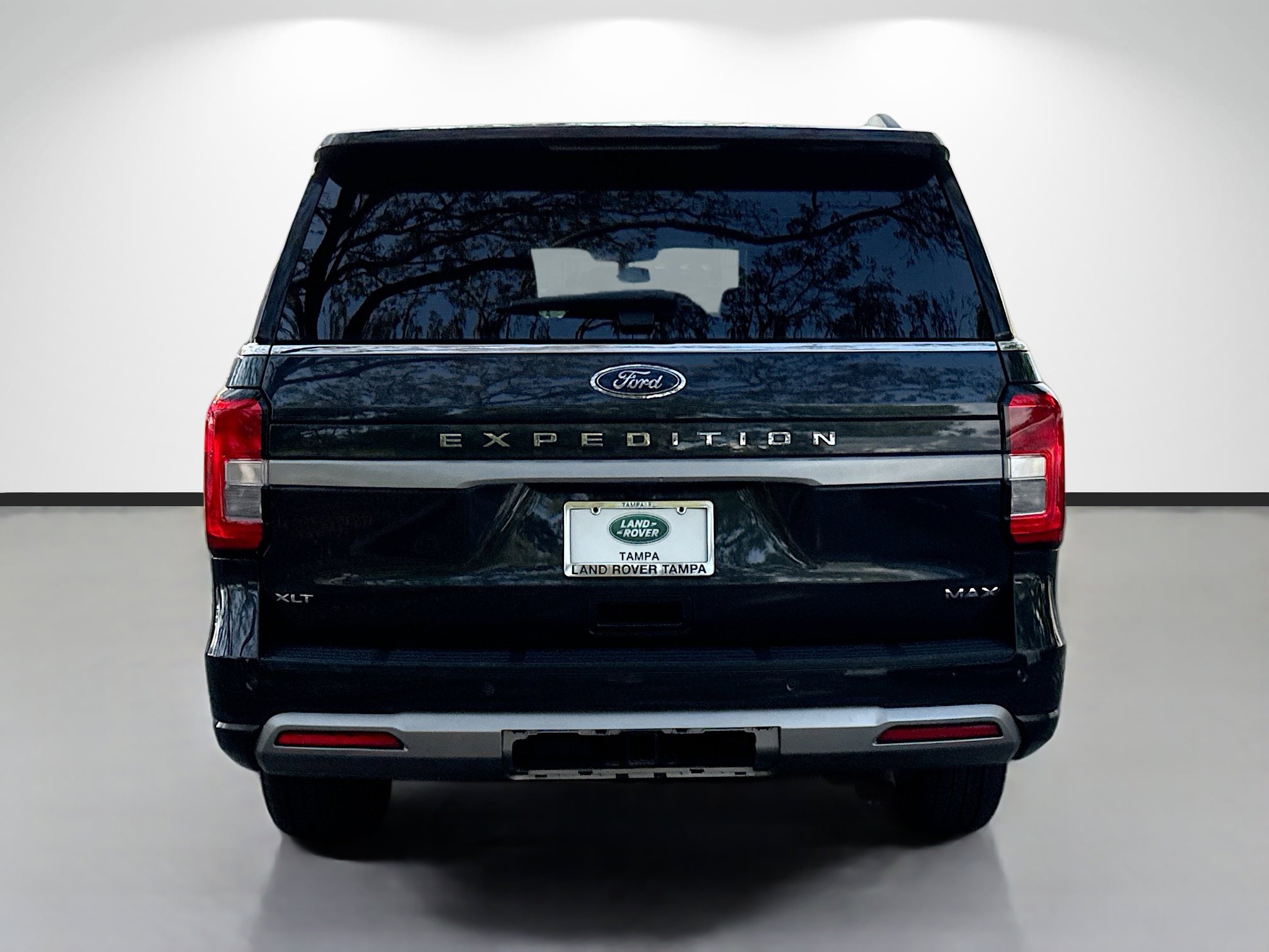 Used 2022 Ford Expedition Max XLT image 4