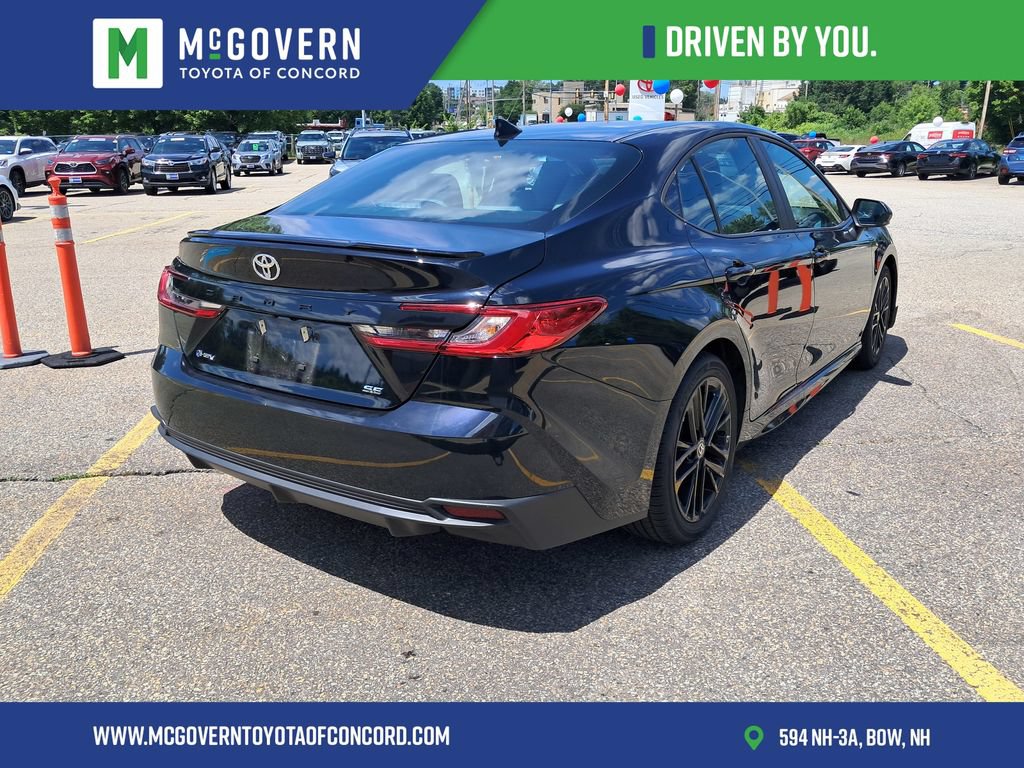 Used 2025 Toyota Camry SE w/ Convenience Package FWD image 6