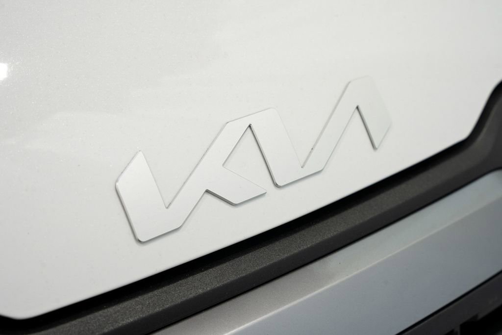 New 2026 Kia Sportage LX FWD image 3