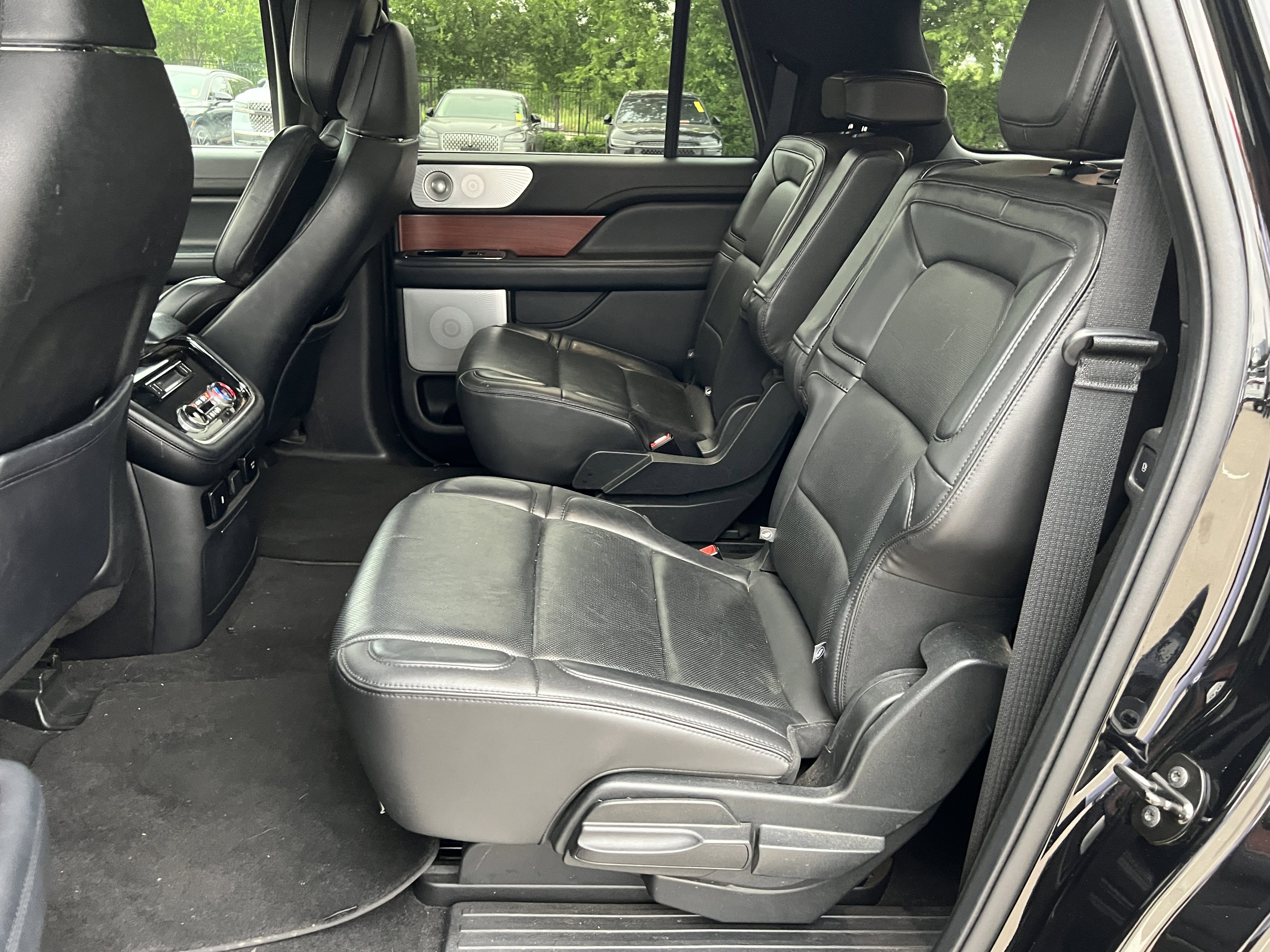 Used 2018 Lincoln Navigator L Reserve w/ Technology Package AWD/4WD image 30