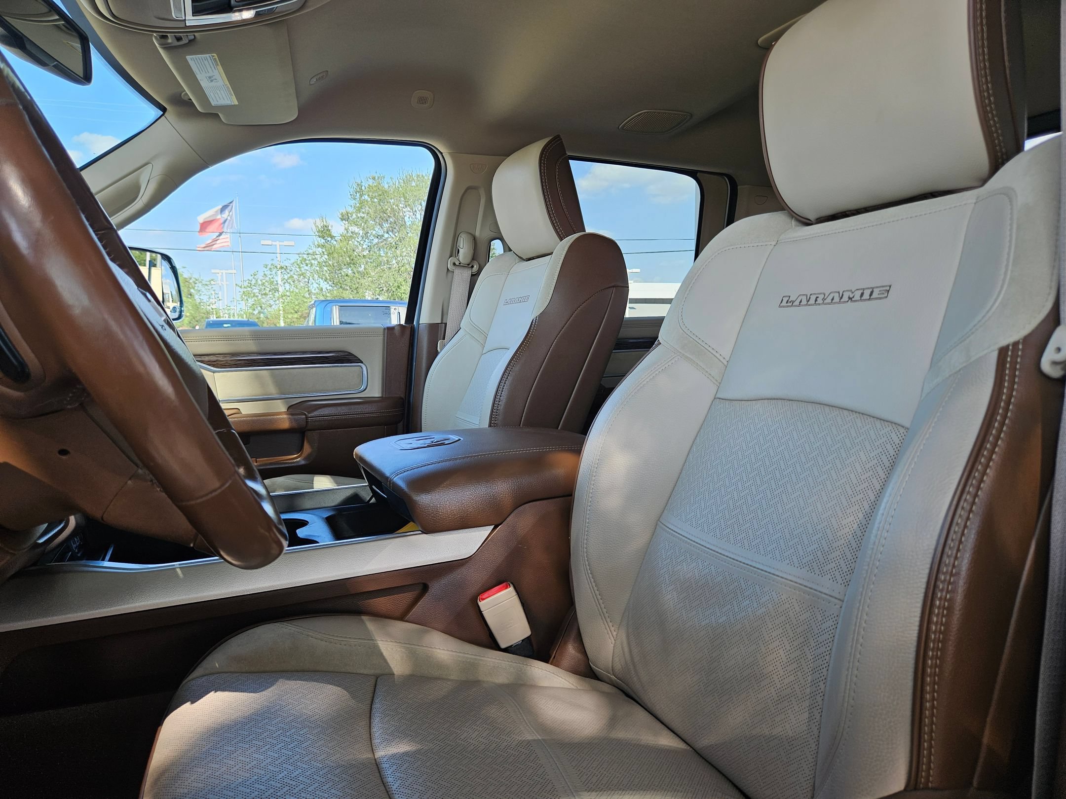 Used 2019 RAM 2500 Laramie AWD/4WD image 13