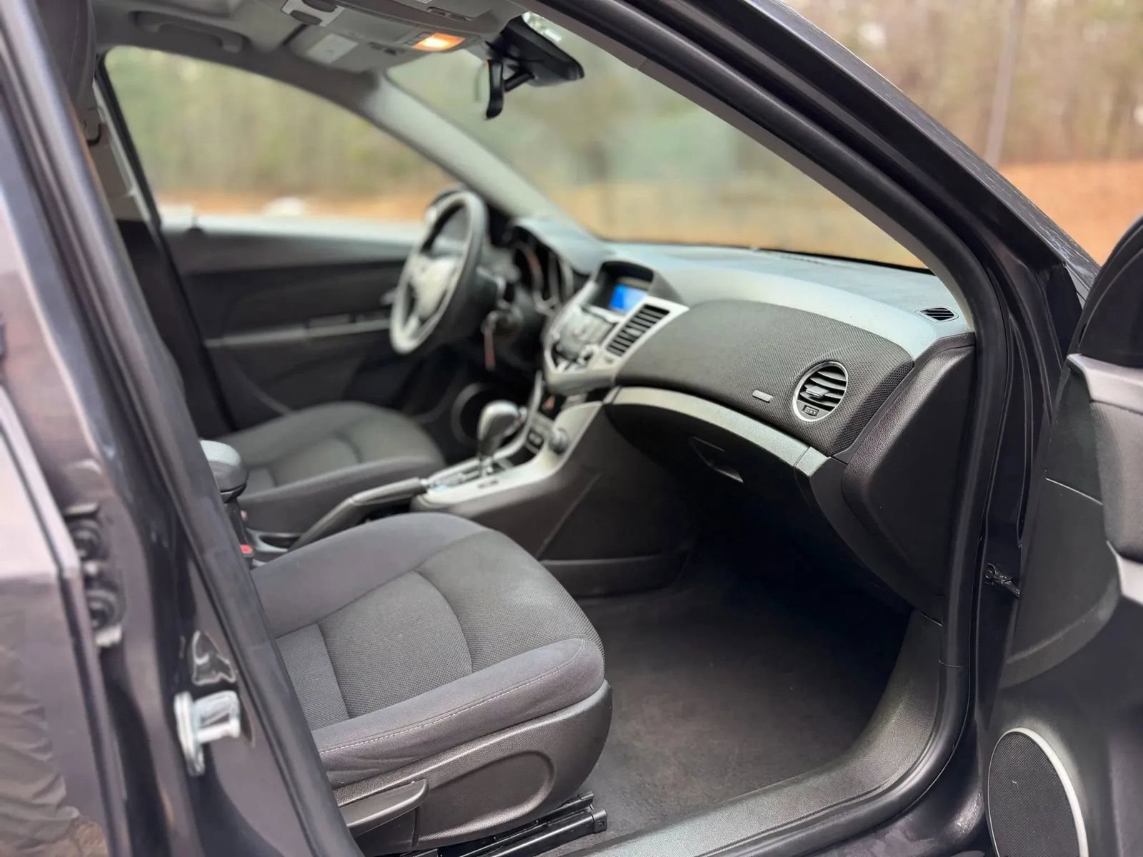 Used 2016 Chevrolet Cruze LT w/ Sun And Sound Package FWD image 12