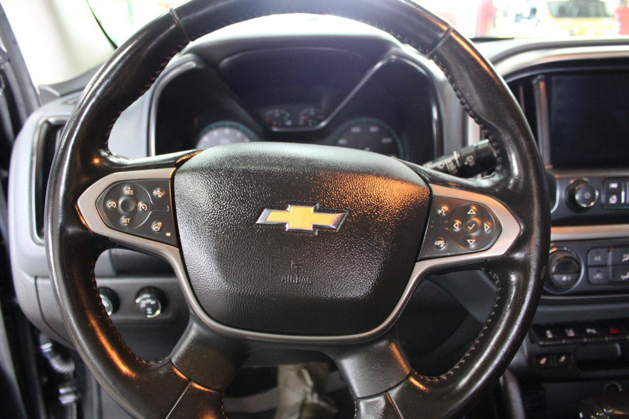 Used 2021 Chevrolet Colorado Z71 w/ Z71 Midnight Edition AWD/4WD image 17