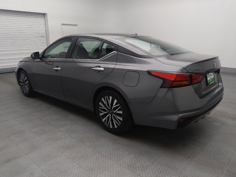 Used 2024 Nissan Altima 2.5 SV image 3