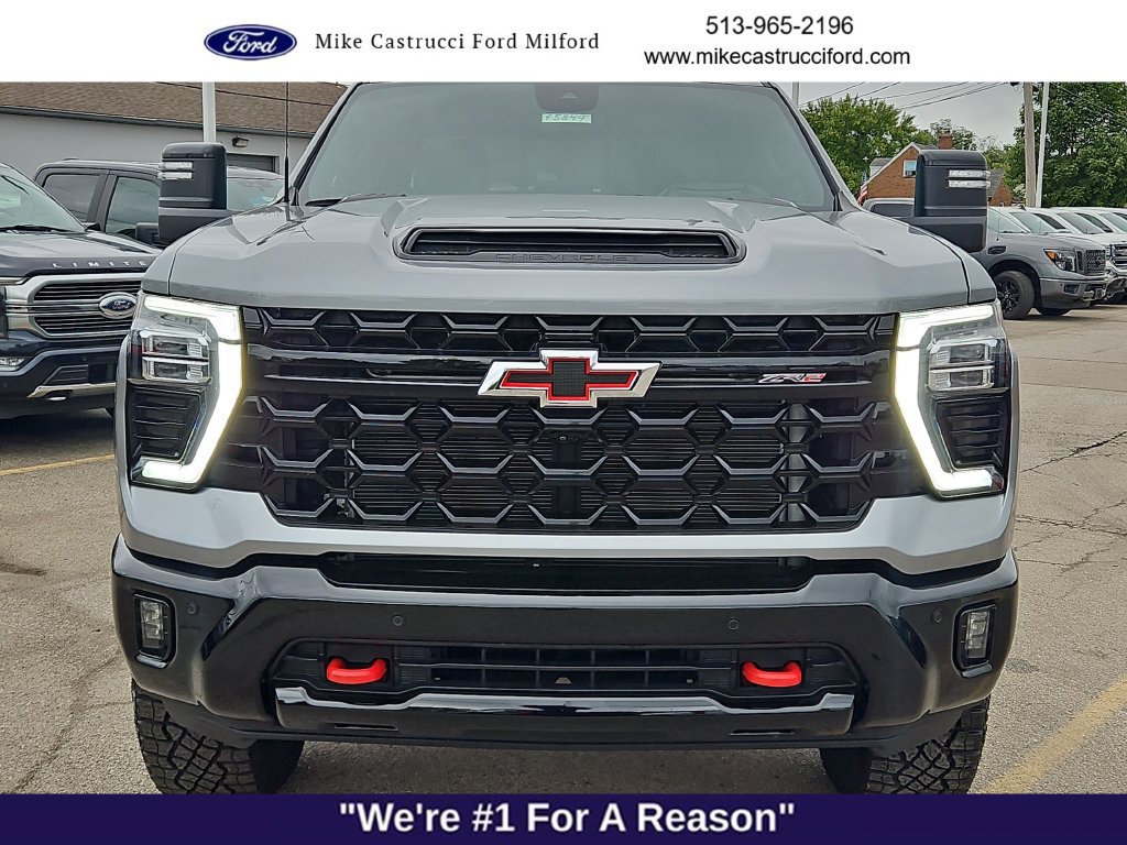 Used 2025 Chevrolet Silverado 2500 ZR2 w/ Technology Package AWD/4WD image 8